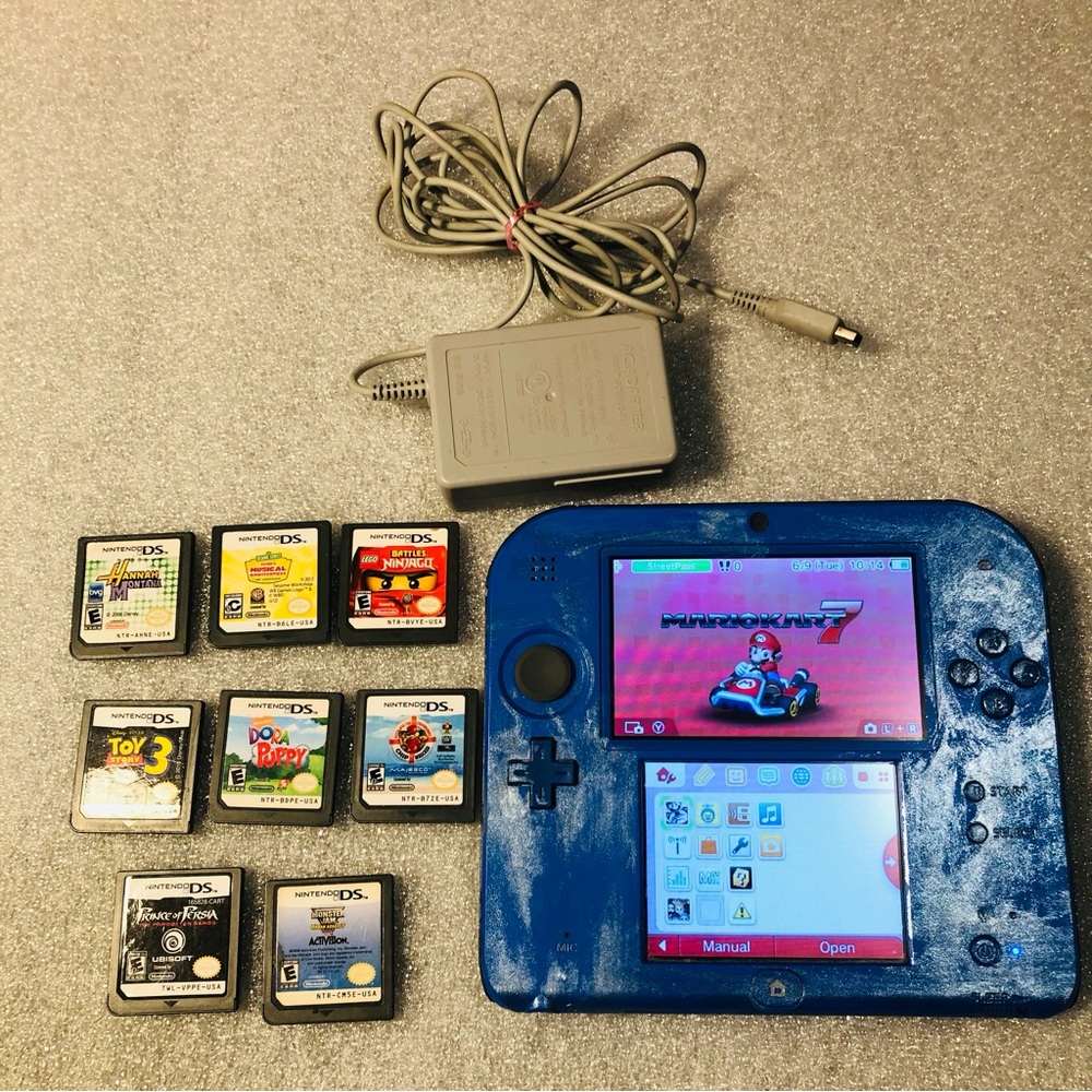 Nintendo 2DS 3DS Handheld System Blue Tested w/ Installed Mario Kart 7 & 8 Games